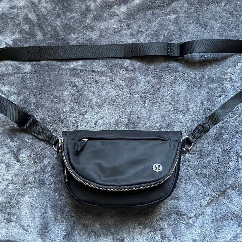 Lululemon Festival Bag 2L